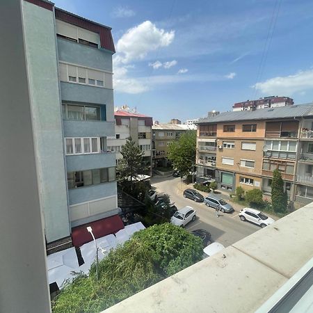 Shesh Hostel Prishtine Bagian luar foto
