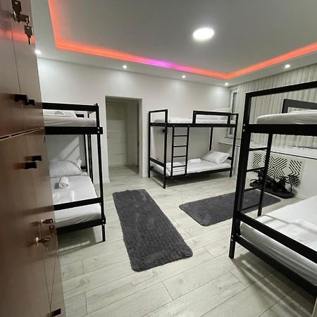 Shesh Hostel Prishtine Bagian luar foto