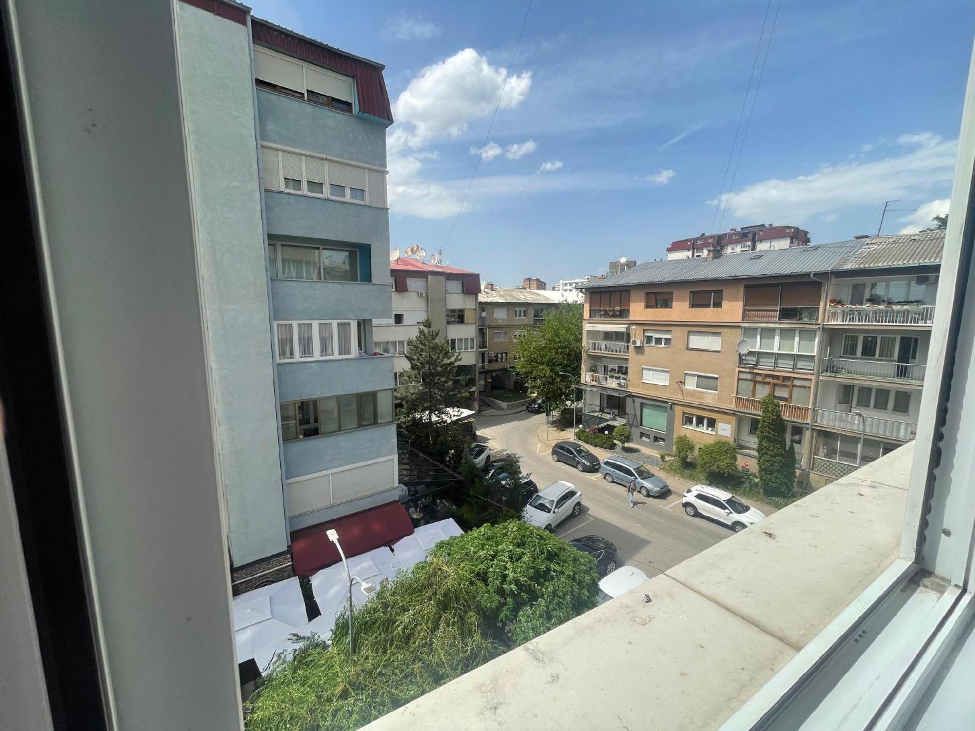 Shesh Hostel Prishtine Bagian luar foto