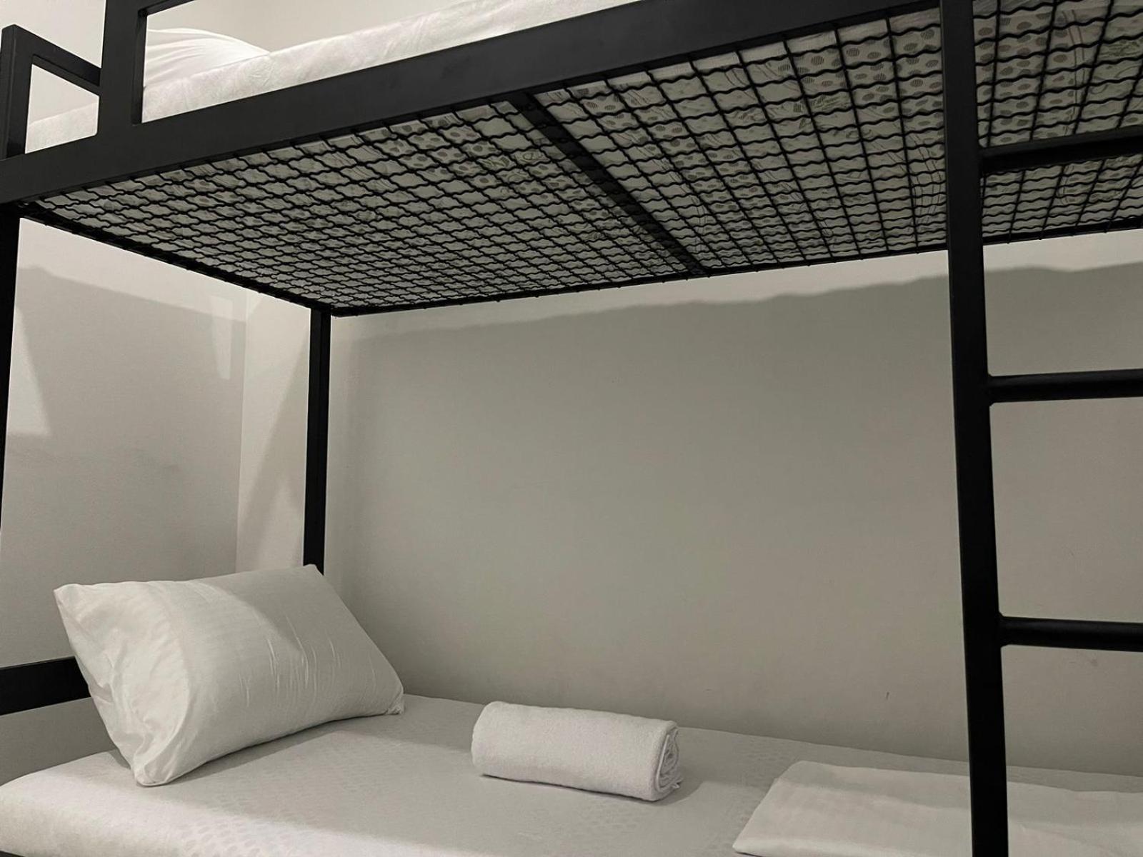 Shesh Hostel Prishtine Bagian luar foto